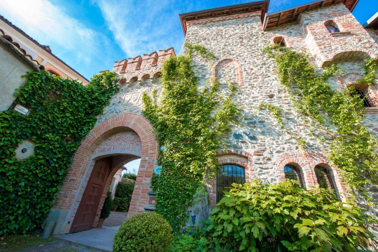Bed and breakfast Castello Di Strambinello Extérieur photo