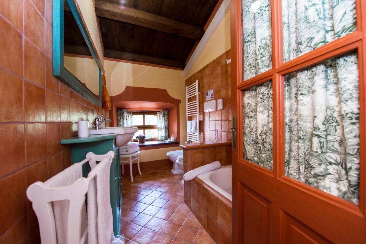 Bed and breakfast Castello Di Strambinello Extérieur photo